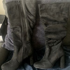 Fabulous toe knee suede boots, black, size 9.5W , New in box